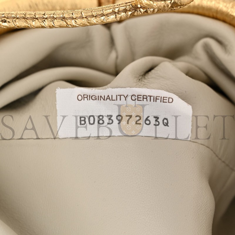 BOTTEGA VENETA METALLIC CRINKLED LAMBSKIN THE MINI POUCH ORO (22*12*6cm) BOTTEGA VENETA METALLIC CRINKLED LAMBSKIN THE MINI POUCH ORO (22*12*6cm)