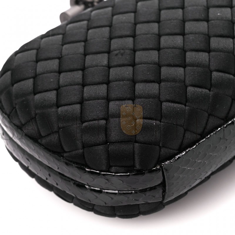 BOTTEGA VENETA SATIN INTRECCIO IMPERO AYERS KNOT CLUTCH BLACK (17*10*4cm)