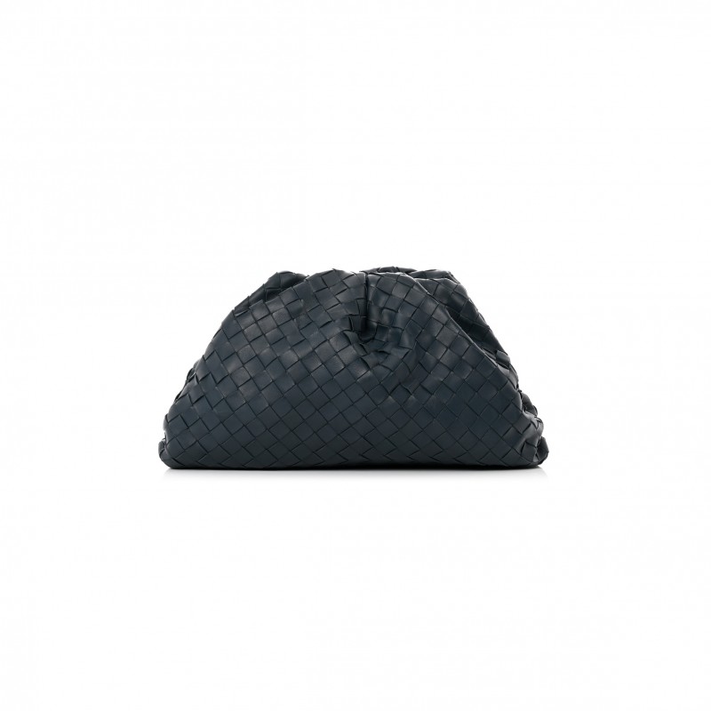 BOTTEGA VENETA NAPPA MAXI INTRECCIATO THE POUCH OVERSIZED CLUTCH DEEP BLUE 1313552 (37*22*8)