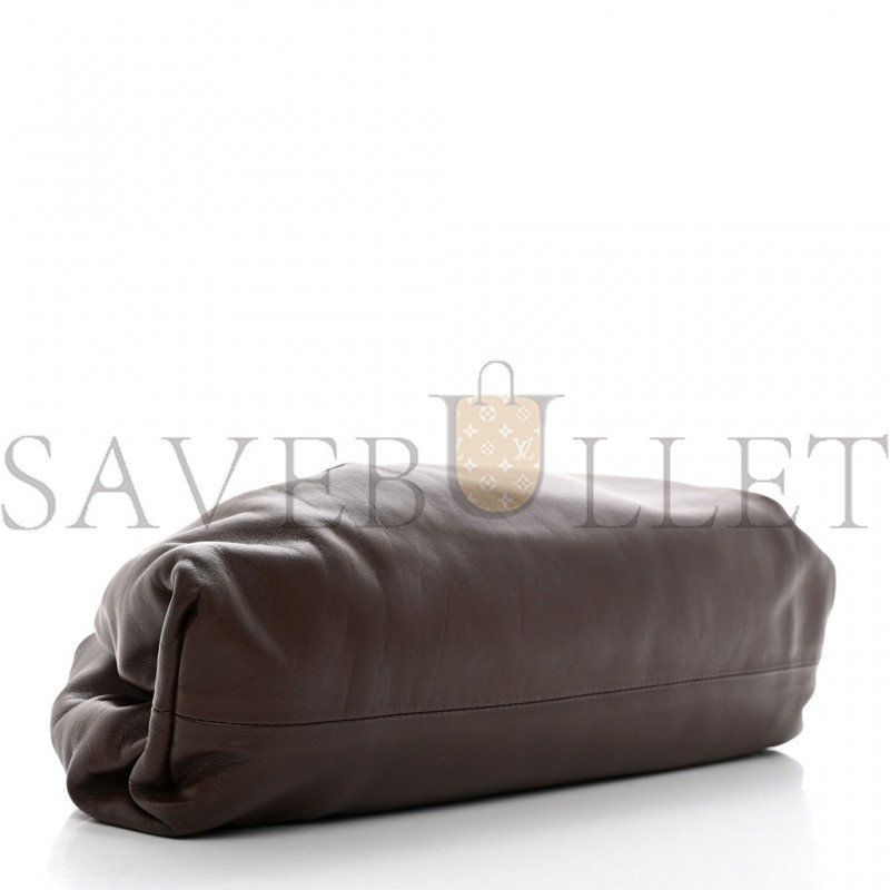 BOTTEGA VENETA SMOOTH BUTTER CALF THE POUCH OVERSIZED CLUTCH BROWNIE (39*19*9cm) BOTTEGA VENETA SMOOTH BUTTER CALF THE POUCH OVERSIZED CLUTCH BROWNIE (39*19*9cm)