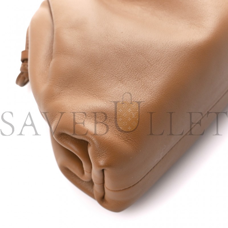 BOTTEGA VENETA BUTTER CALFSKIN THE MINI POUCH CAMEL (20*13*6cm) BOTTEGA VENETA BUTTER CALFSKIN THE MINI POUCH CAMEL (20*13*6cm)