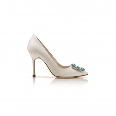 MANOLO BLAHNIK HANGISI BRIDE WHITE SATIN JEWEL BUCKLE PUMPS 9XX-0002-0002