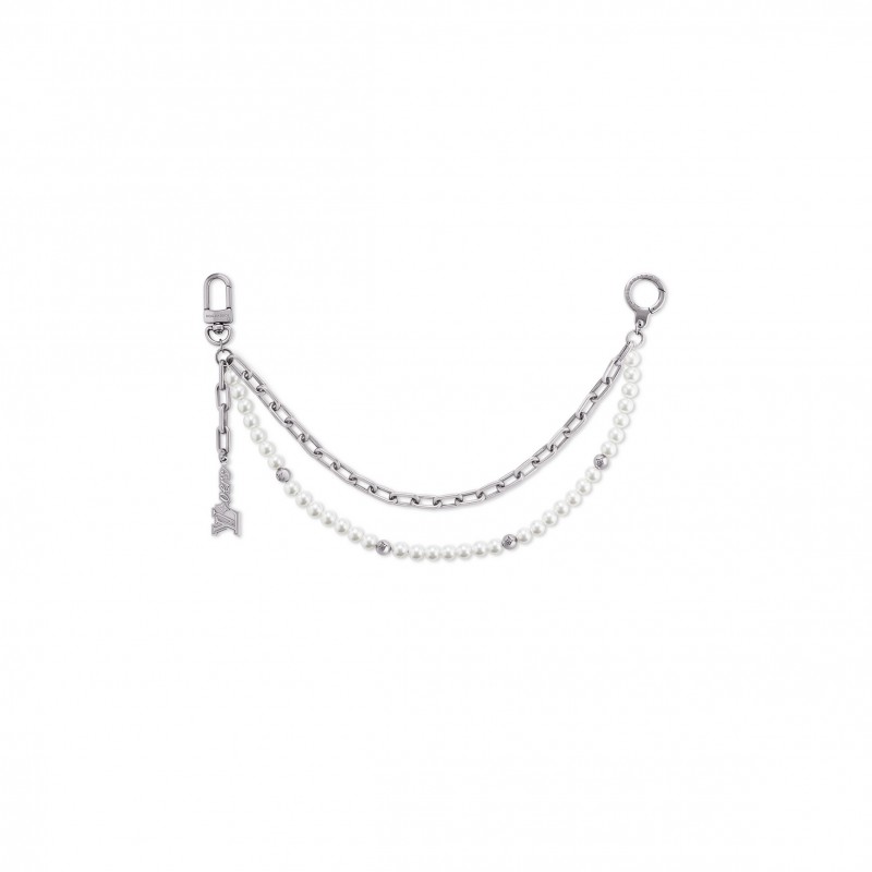 LOUIS VUITTON PEARLS CHAIN BELT AND BAG CHARM M02606