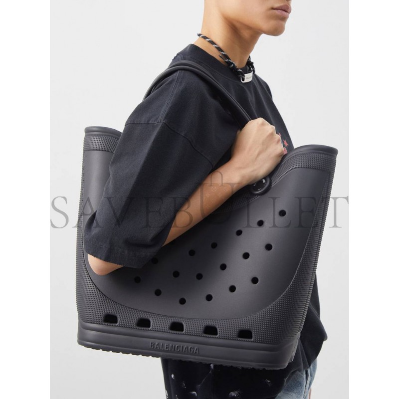 BALENCIAGA BLACK X CROCS RUBBER TOTE BAG MATCHESFASHION US (47.7*36.8*17.5cm)