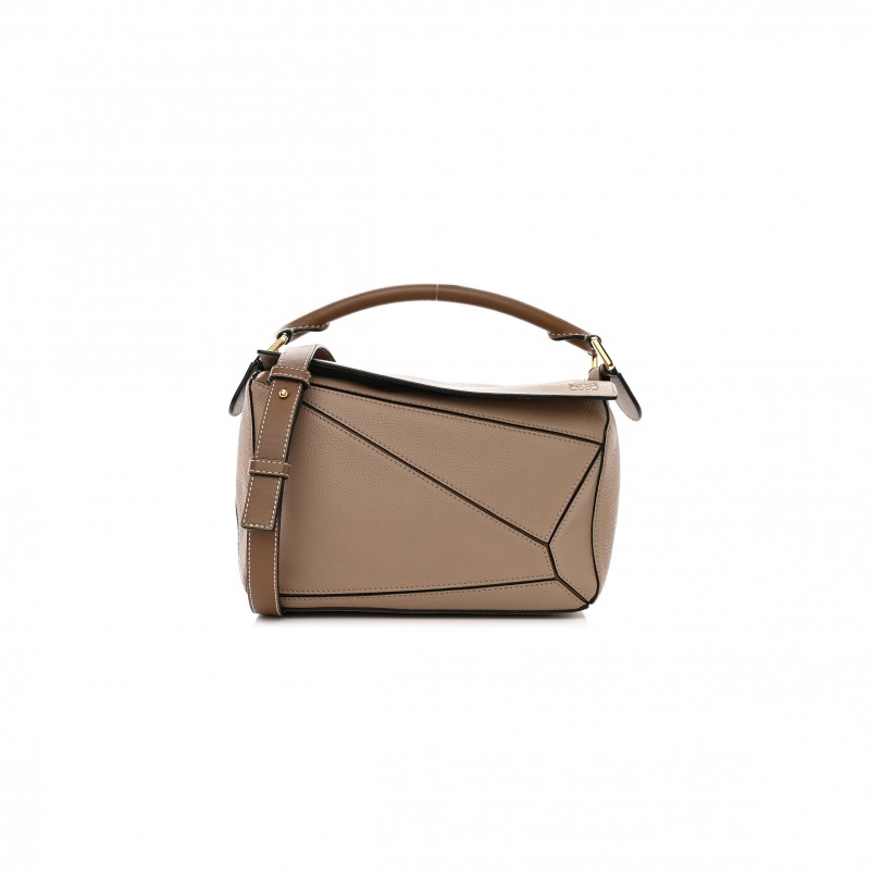 LOEWE GRAINED CALFSKIN SMALL PUZZLE BAG SAND MINK (24*16.5*10.5cm) LOEWE GRAINED CALFSKIN SMALL PUZZLE BAG SAND MINK (24*16.5*10.5cm)
