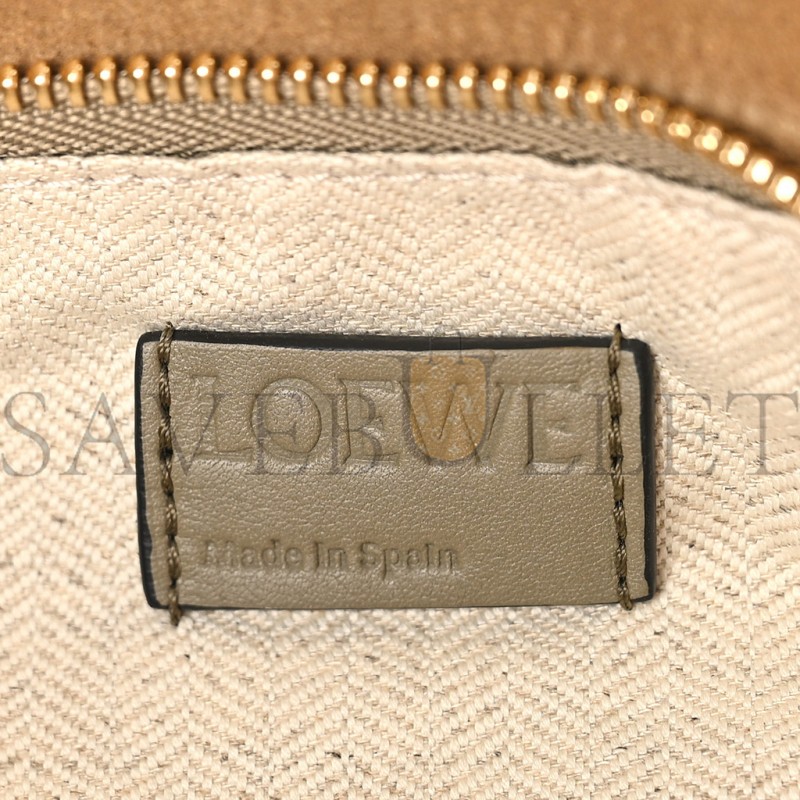 LOEWE CALFSKIN SMALL PUZZLE EDGE BAG LAUREL GREEN LIGHT OAT (24*19*10cm) LOEWE CALFSKIN SMALL PUZZLE EDGE BAG LAUREL GREEN LIGHT OAT (24*19*10cm)