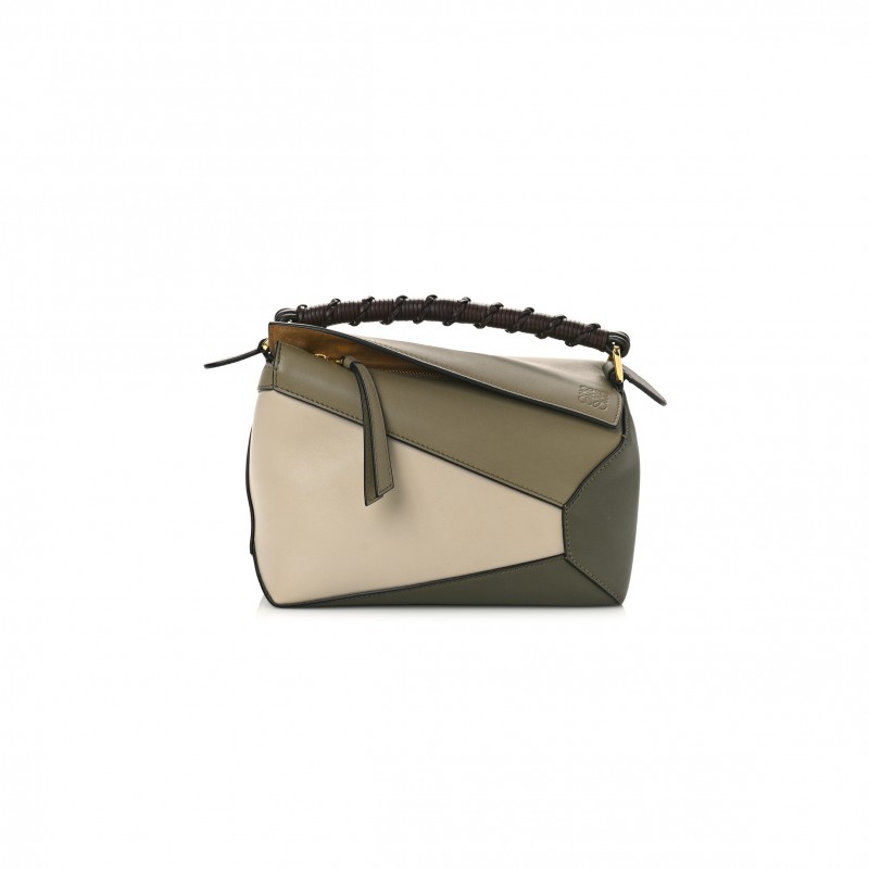 LOEWE CALFSKIN SMALL PUZZLE EDGE BAG LAUREL GREEN LIGHT OAT (24*19*10cm) LOEWE CALFSKIN SMALL PUZZLE EDGE BAG LAUREL GREEN LIGHT OAT (24*19*10cm)